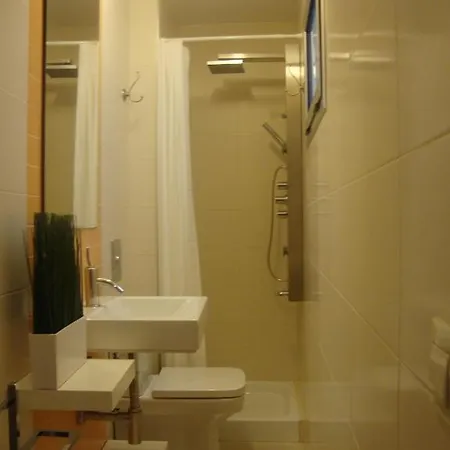 Triana Teatro Vv Apartman *