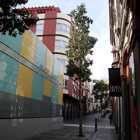 Triana Teatro Vv